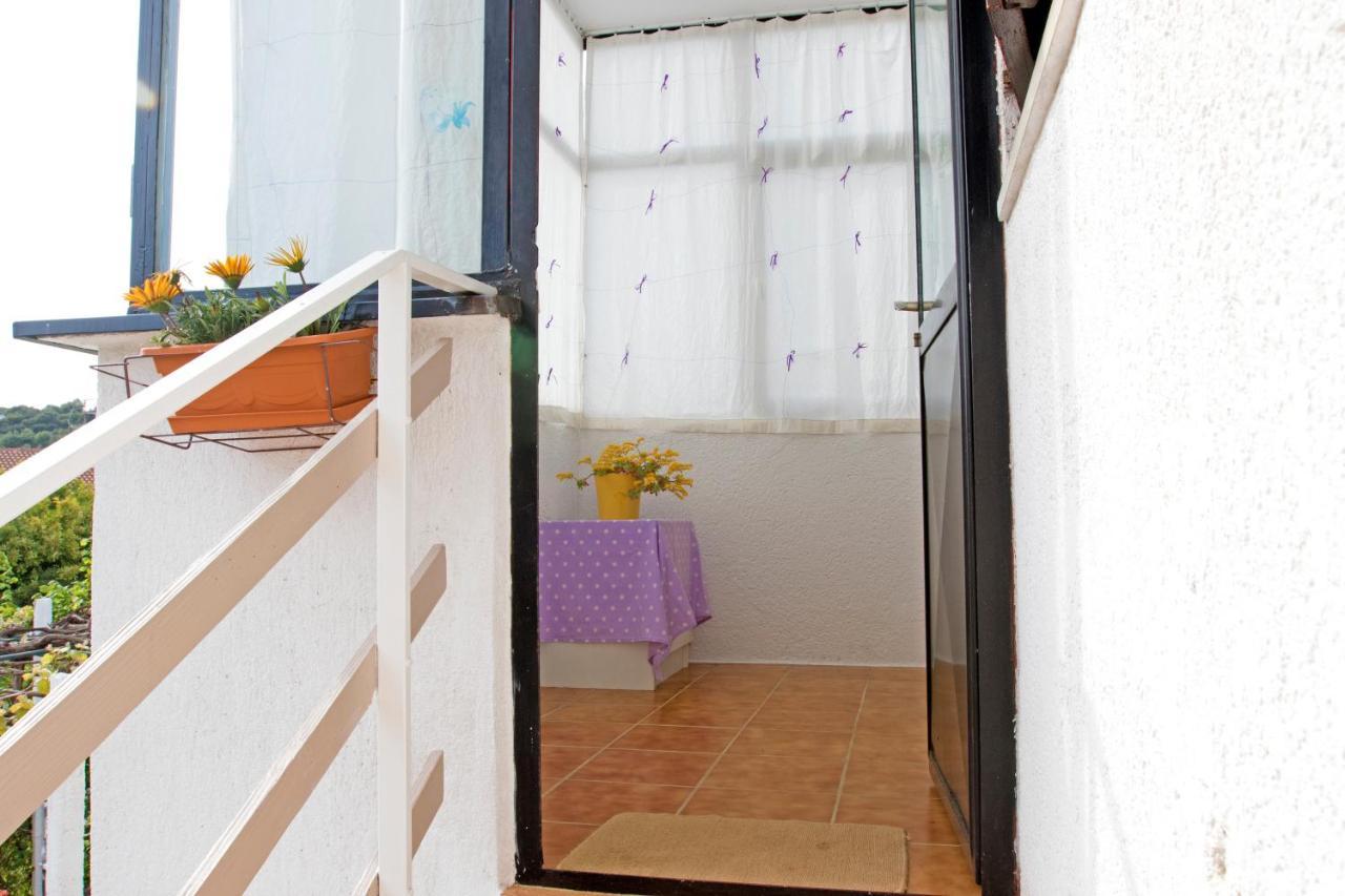 Apartman Mirna โรวีน ภายนอก รูปภาพ