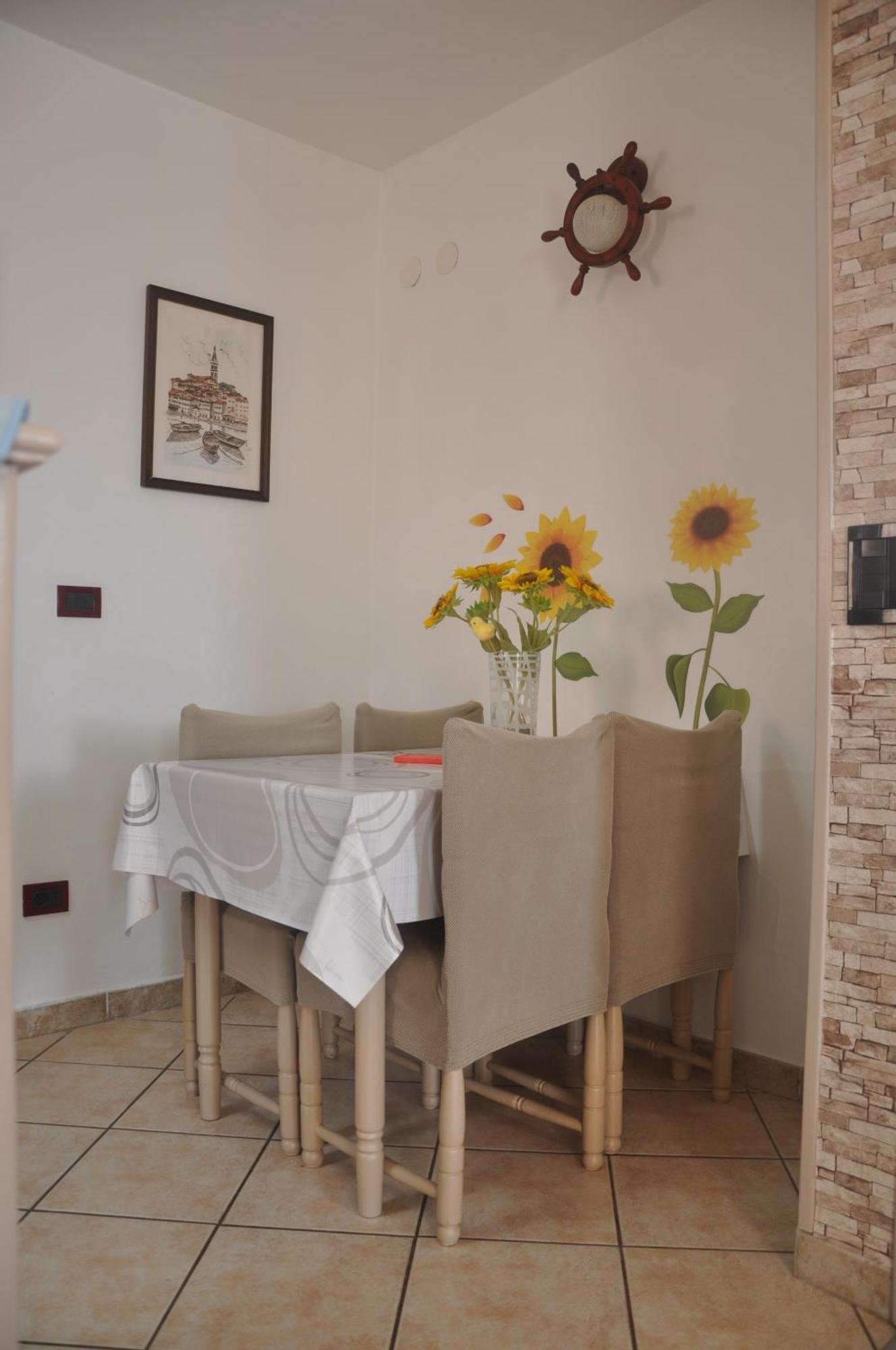 Apartman Mirna โรวีน ภายนอก รูปภาพ