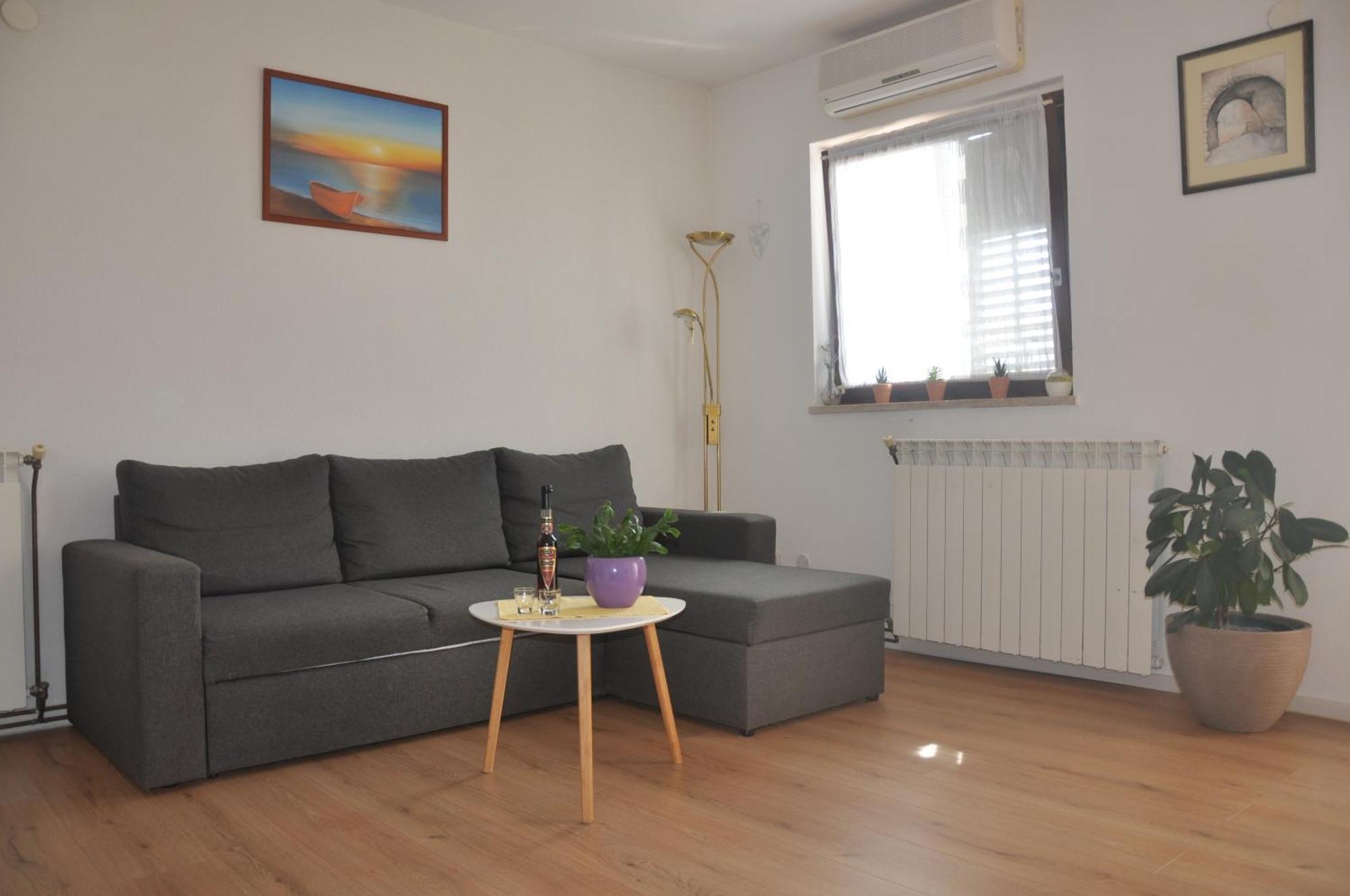 Apartman Mirna โรวีน ภายนอก รูปภาพ